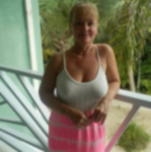 Jolie milf aux gros seins pour plan cul régulier à Dieppe